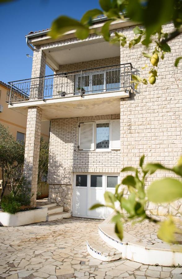 Villa Claudia Lemon Appartment Premantura Exterior foto